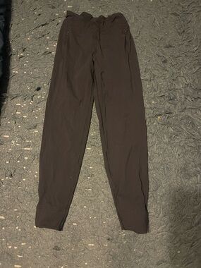 Women’s Lululemon pants size 6